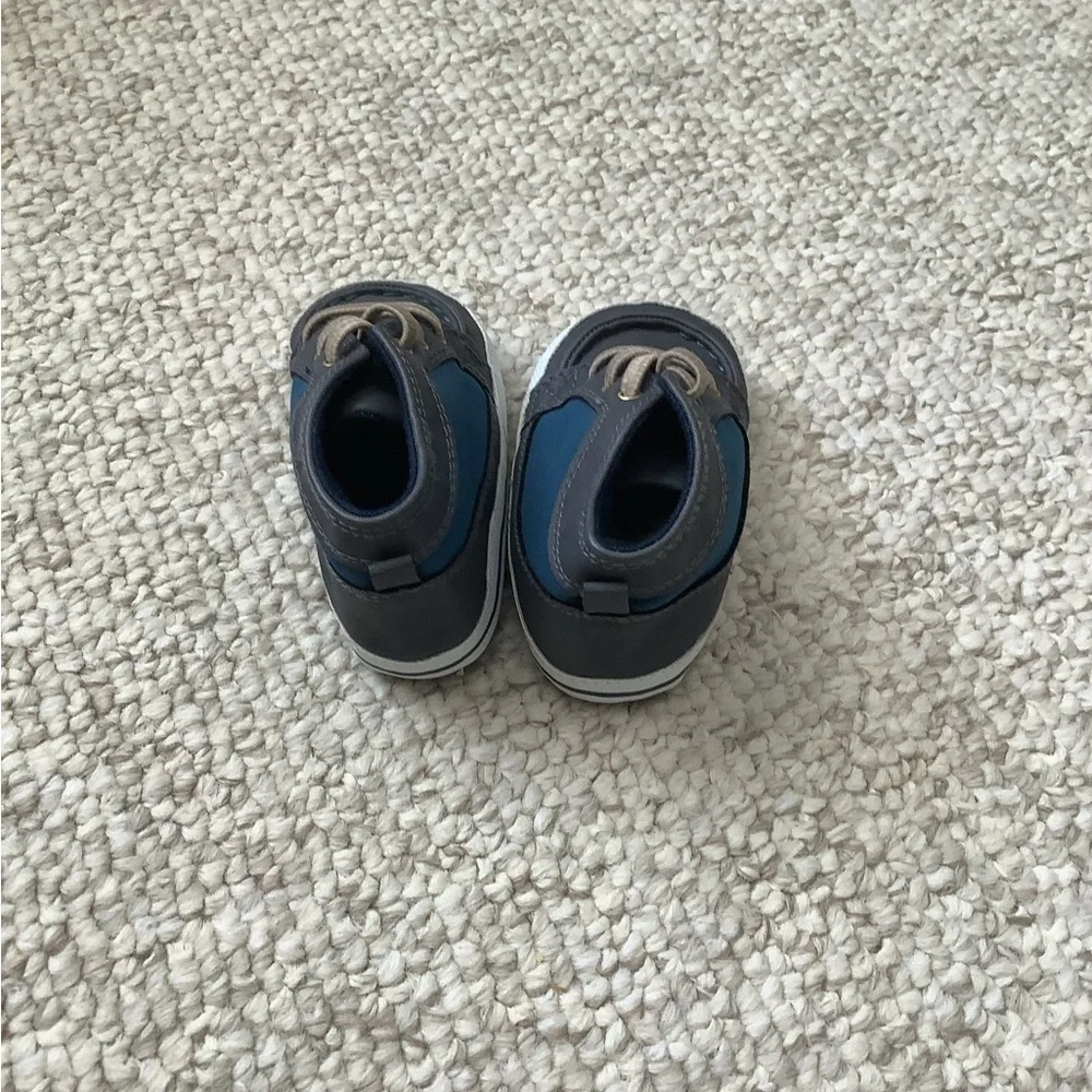 NWOT Carters Gray Blue Early Walker Sneakers Elastic Strings 9-12 Months